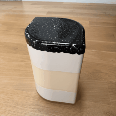 Single Black and White Perfect Leaf Table